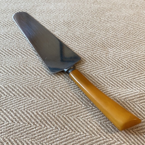 Burns MFG Co Bakelite cake pire server knife - Picture 3 of 9